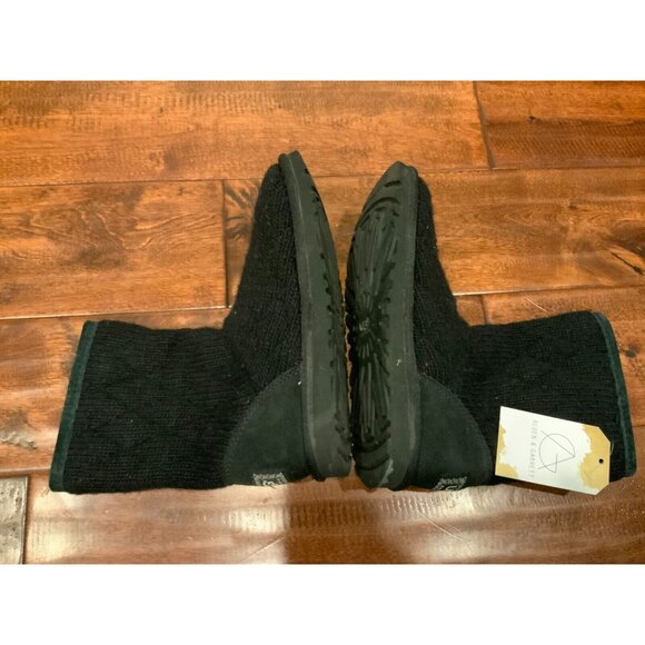 Ugg Australia Black Quilted Knit Short Ankle Boots F3011G, Size 5 (US) - Picture 5 of 8